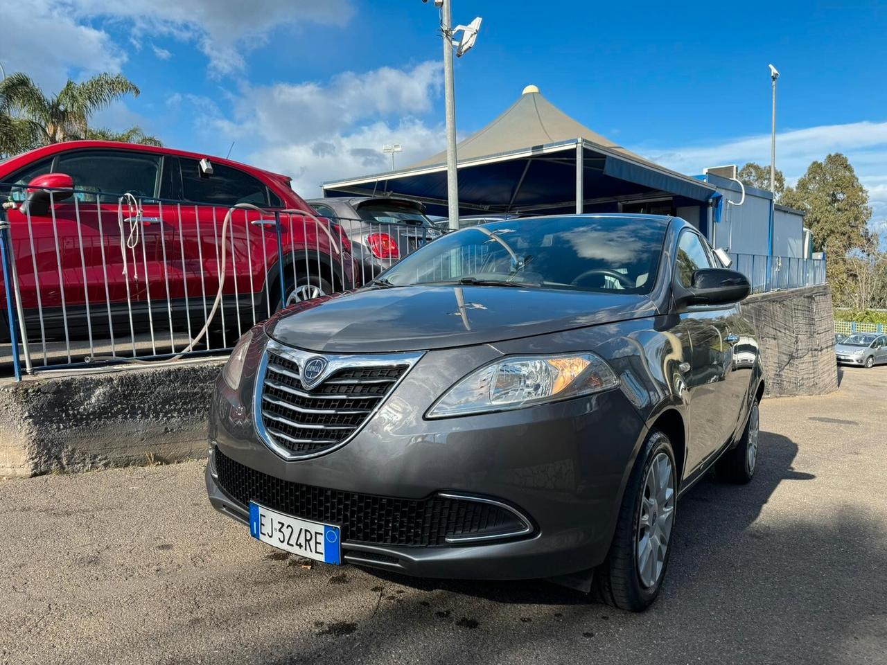 Lancia Ypsilon 1.2 69 CV 5 porte S&S Silver