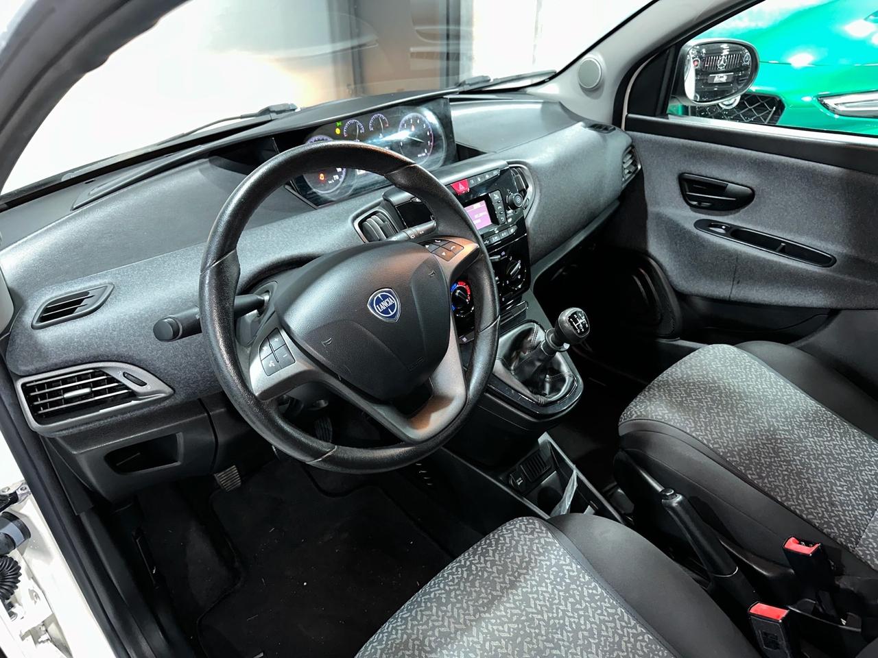 Lancia Ypsilon 1.2 69CV 5 porte GPL NEOPATENTATI