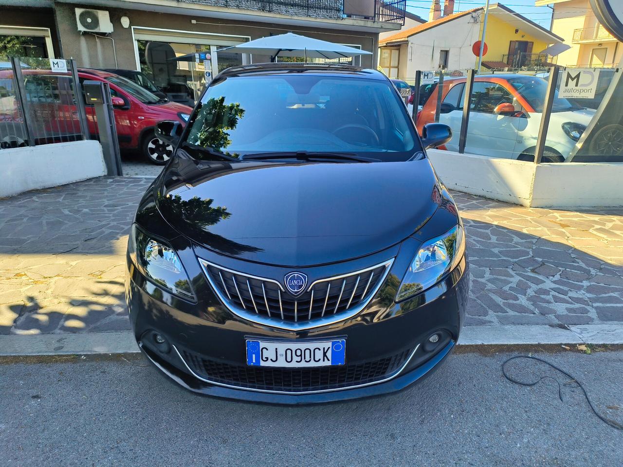Lancia Ypsilon 1.0 FireFly 5 porte S&S Hybrid Ecochic Silver