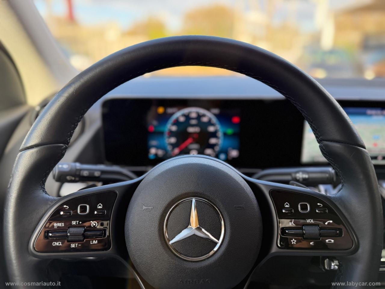 MERCEDES-BENZ GLA 200 d Automatic Business