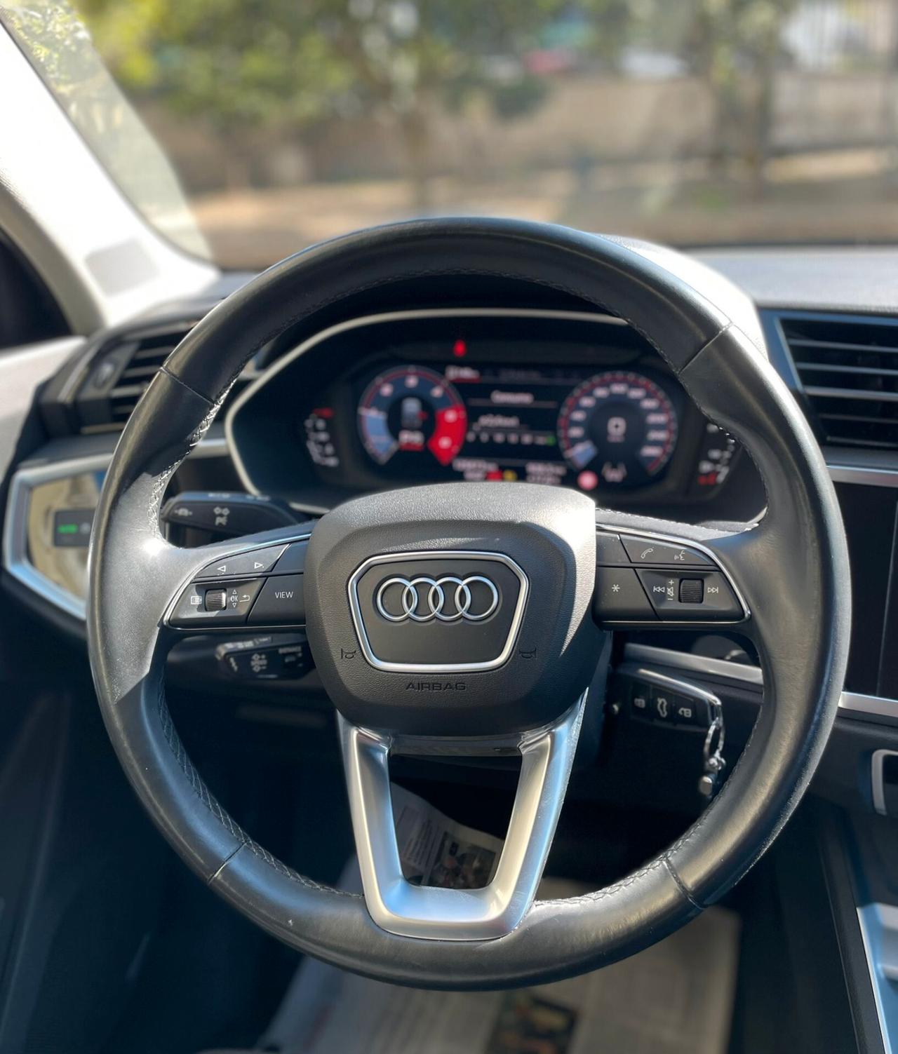 Audi Q3 35 TDI quattro S-line edition Gancio