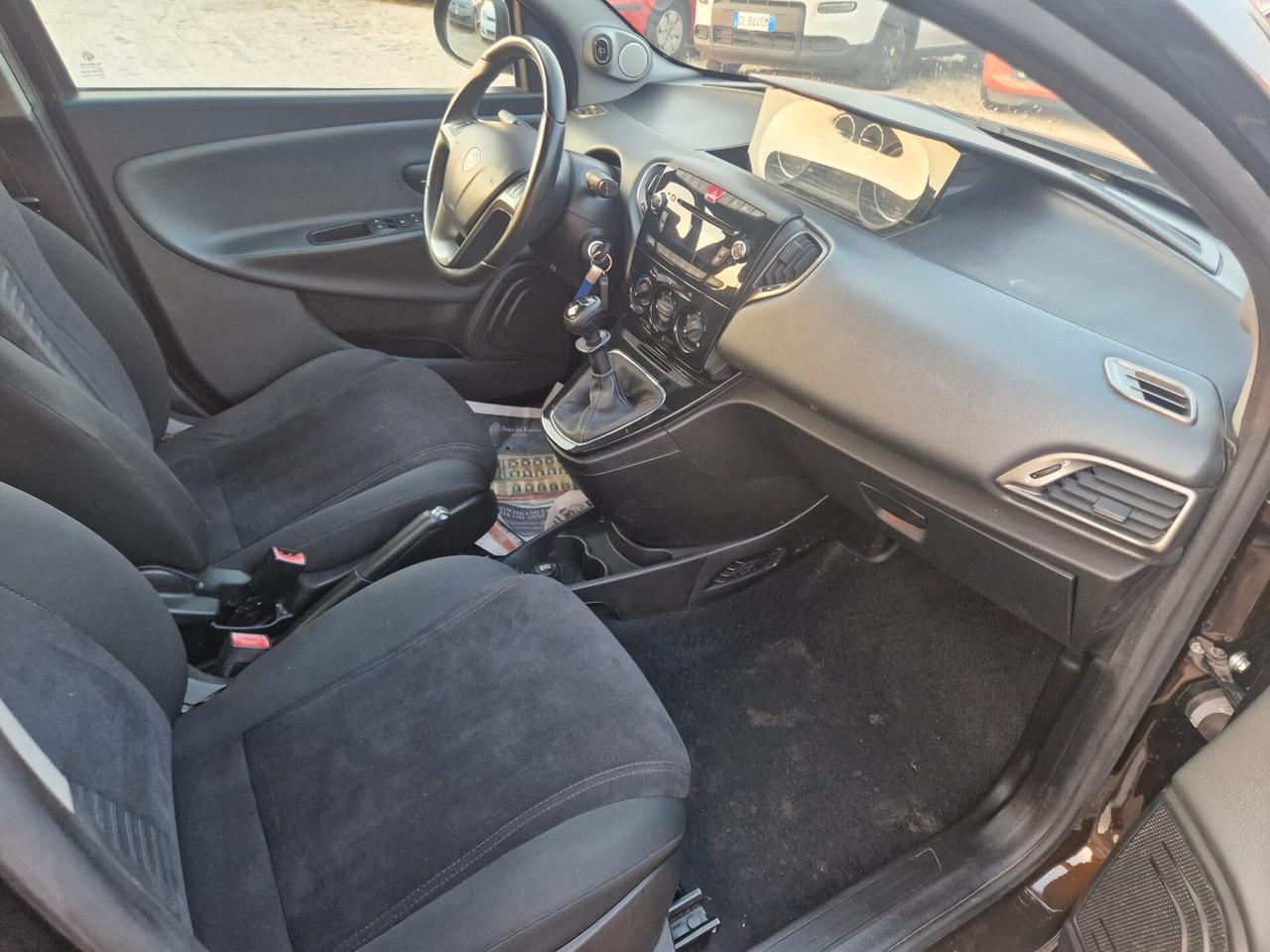 Lancia Ypsilon 1.2 69 Cv - 2011