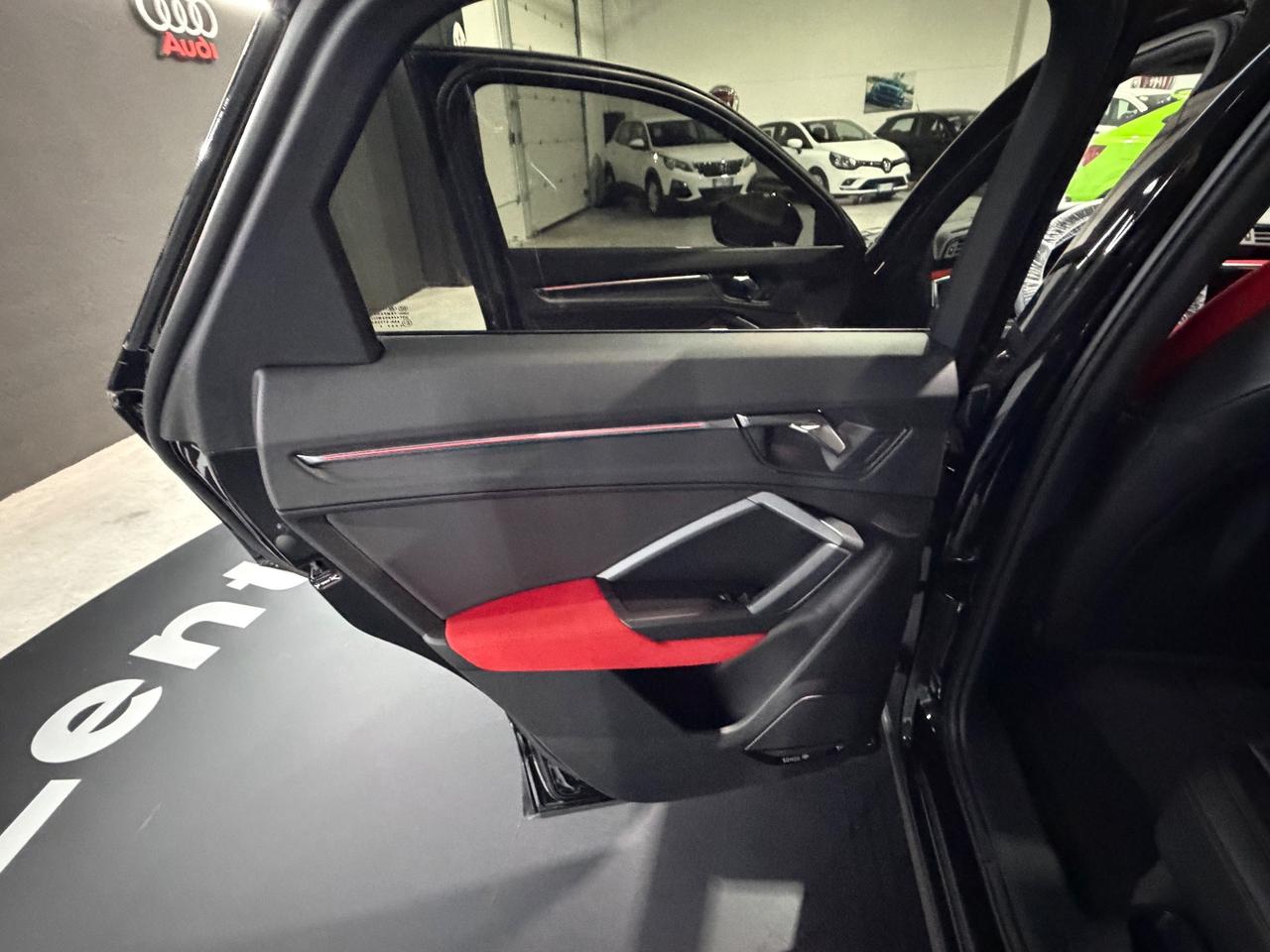 Audi Q3 RS quattro S tronic