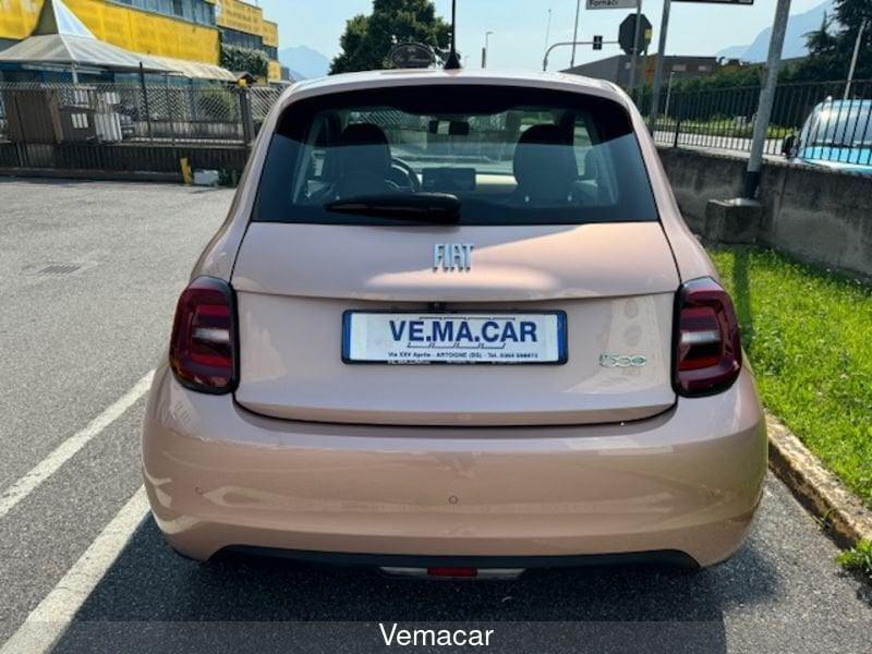 FIAT 500 Icon Berlina -TETTO PANORAMICO-NAV -CAMERA 360°! SOLO KM 40500!