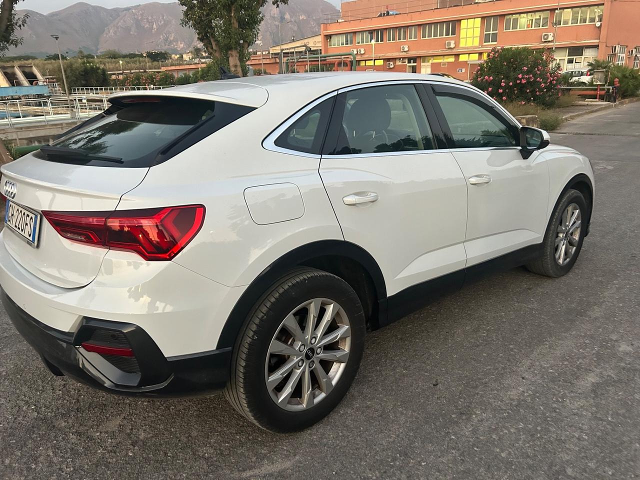 Audi Q3 35 TDI S tronic Business Advanced