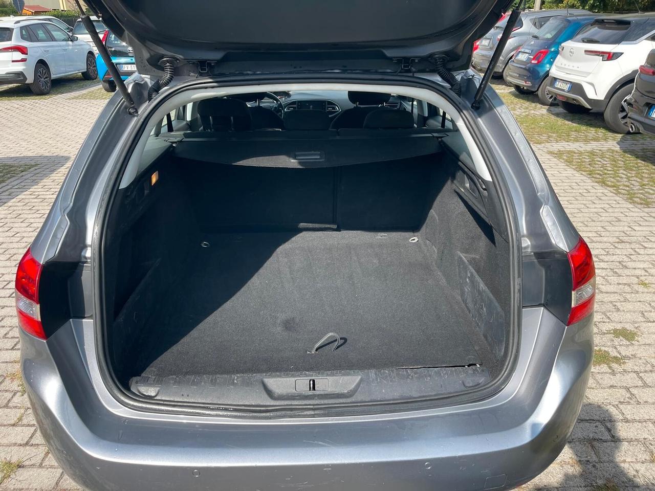 Peugeot 308 BlueHDi 120 S&S SW Business