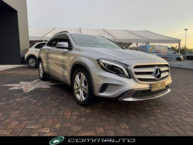 MERCEDES-BENZ GLA 200 d Automatic 4Matic Sport
