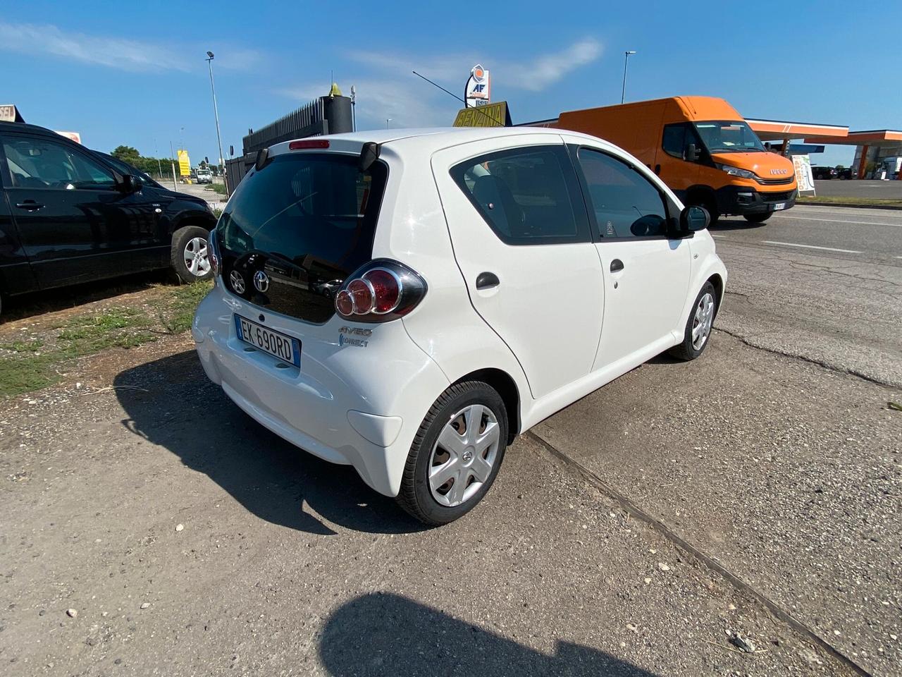 Toyota Aygo 1.0 12V VVT-i 5 porte Deep Ocean Connect