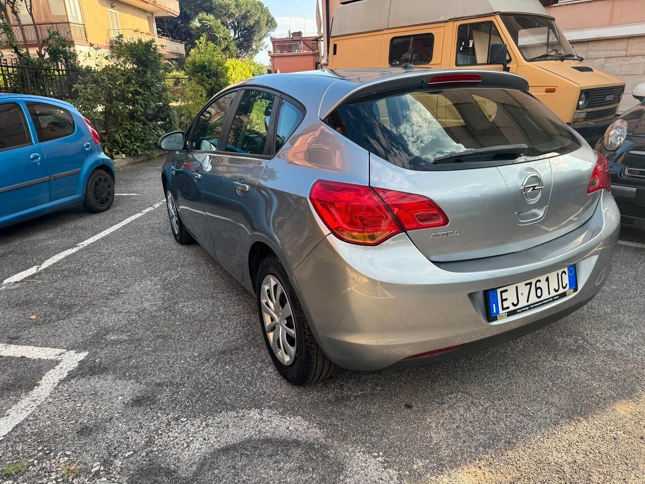 Opel Astra 1.4 100CV uniproprietario