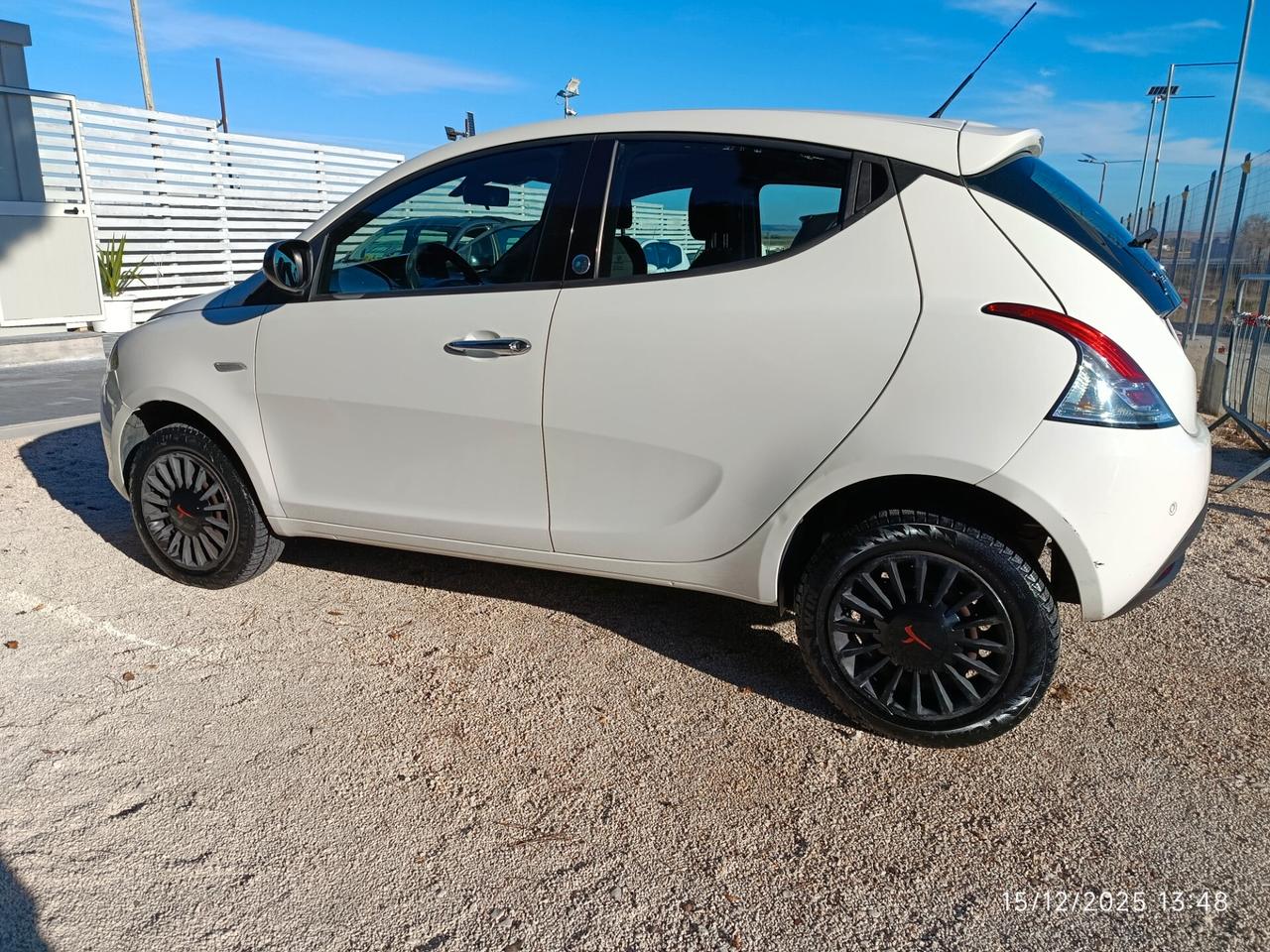 Lancia Ypsilon 0.9 TwinAir 85 CV 5 porte Metano Ecochic Gold