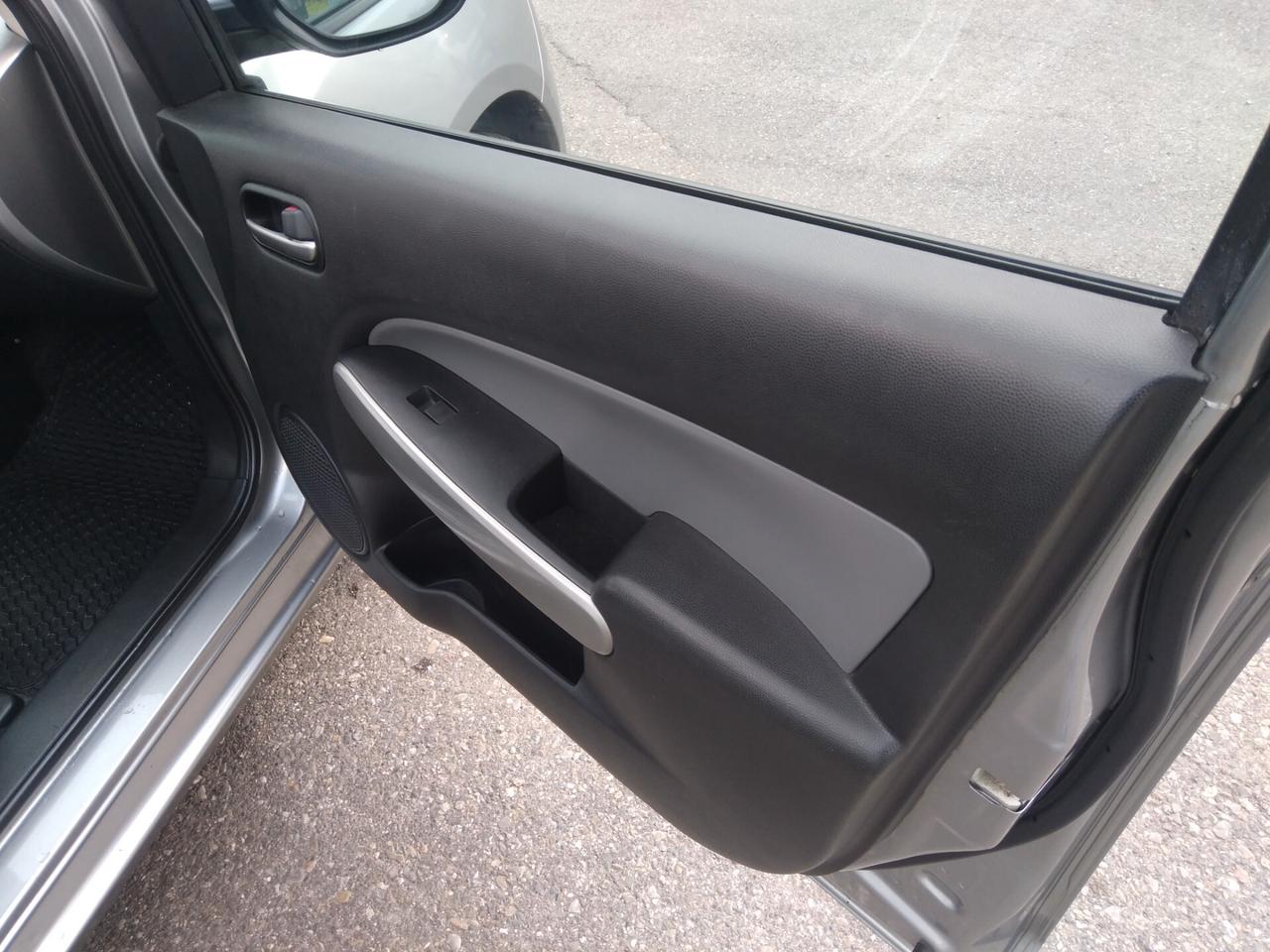 Mazda 2 Mazda2 1.3 16V 75CV 5p. Play GPL