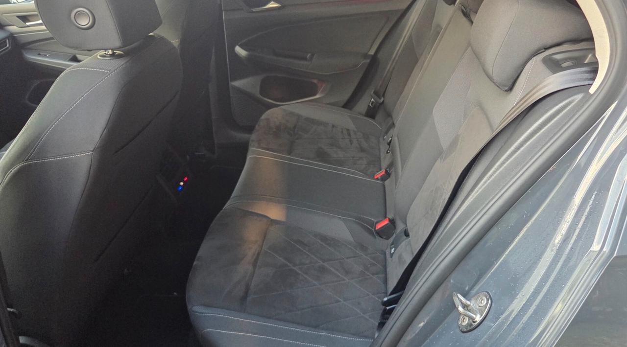 Volkswagen Golf 2.0 TDI 150 CV DSG SCR Style
