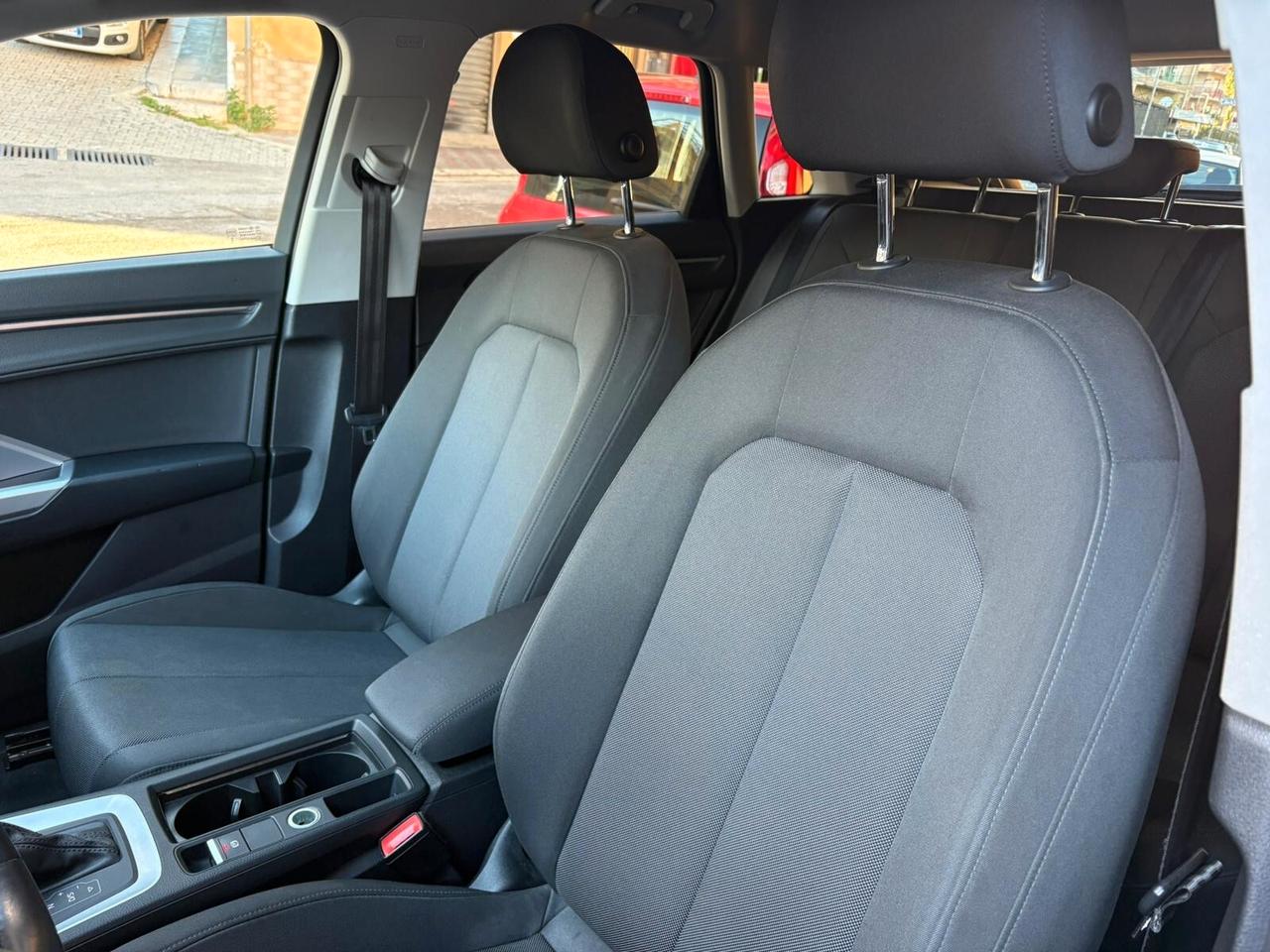 Audi Q3 35 TDI S tronic Business