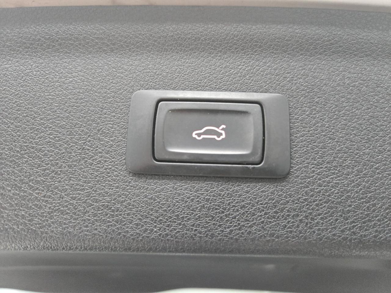 Audi Q3 2.0 TDI 120 CV S tronic Young