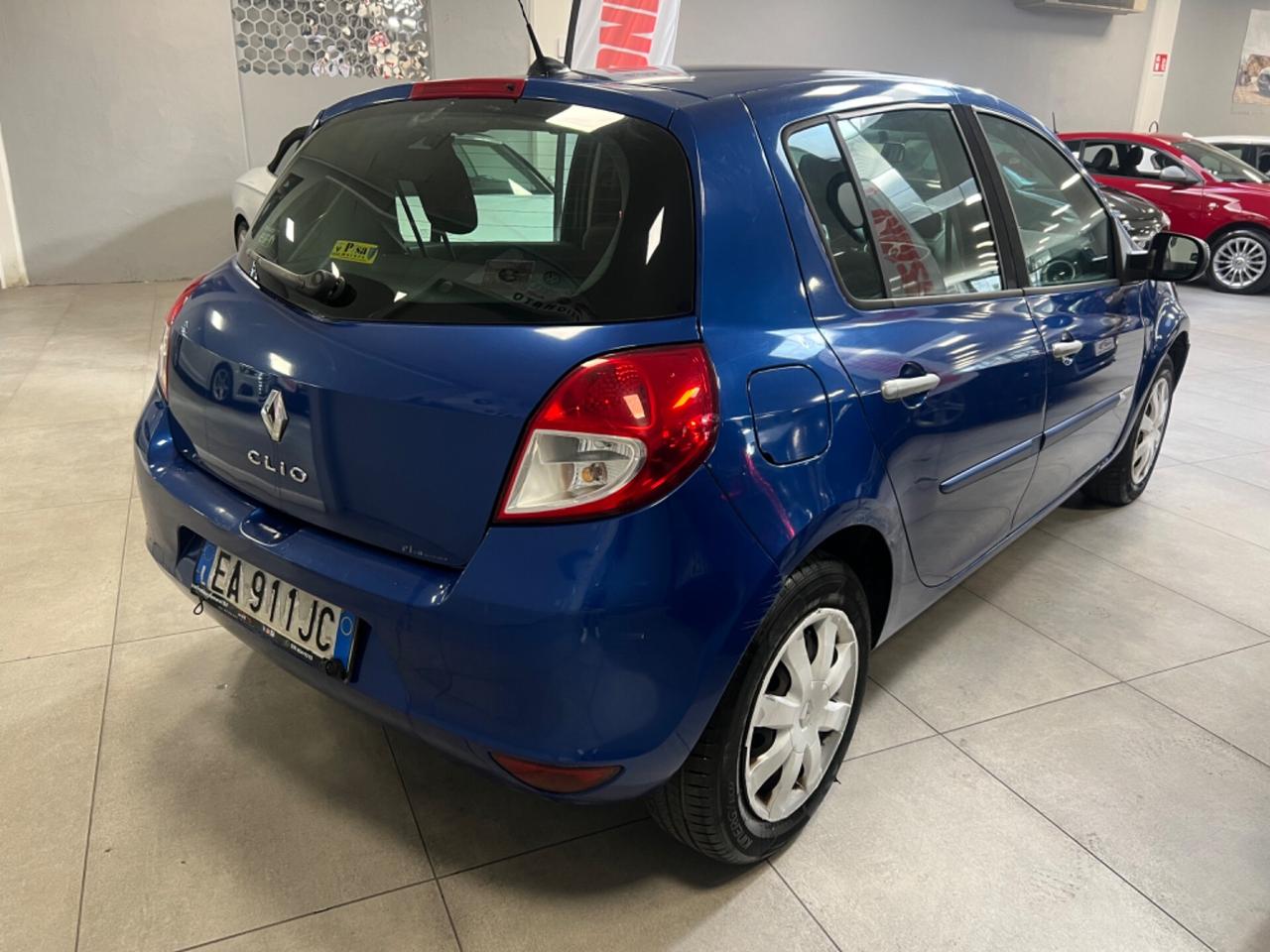 Renault Clio 1.2 16V 5 porte Dynamique 75CV Navi