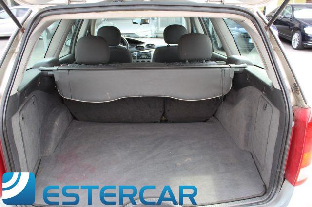 FORD Focus 1.6i 16V cat SW Ghia