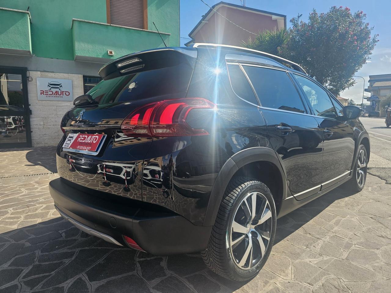 Peugeot 2008 BlueHDi 100 S&S Black Matt