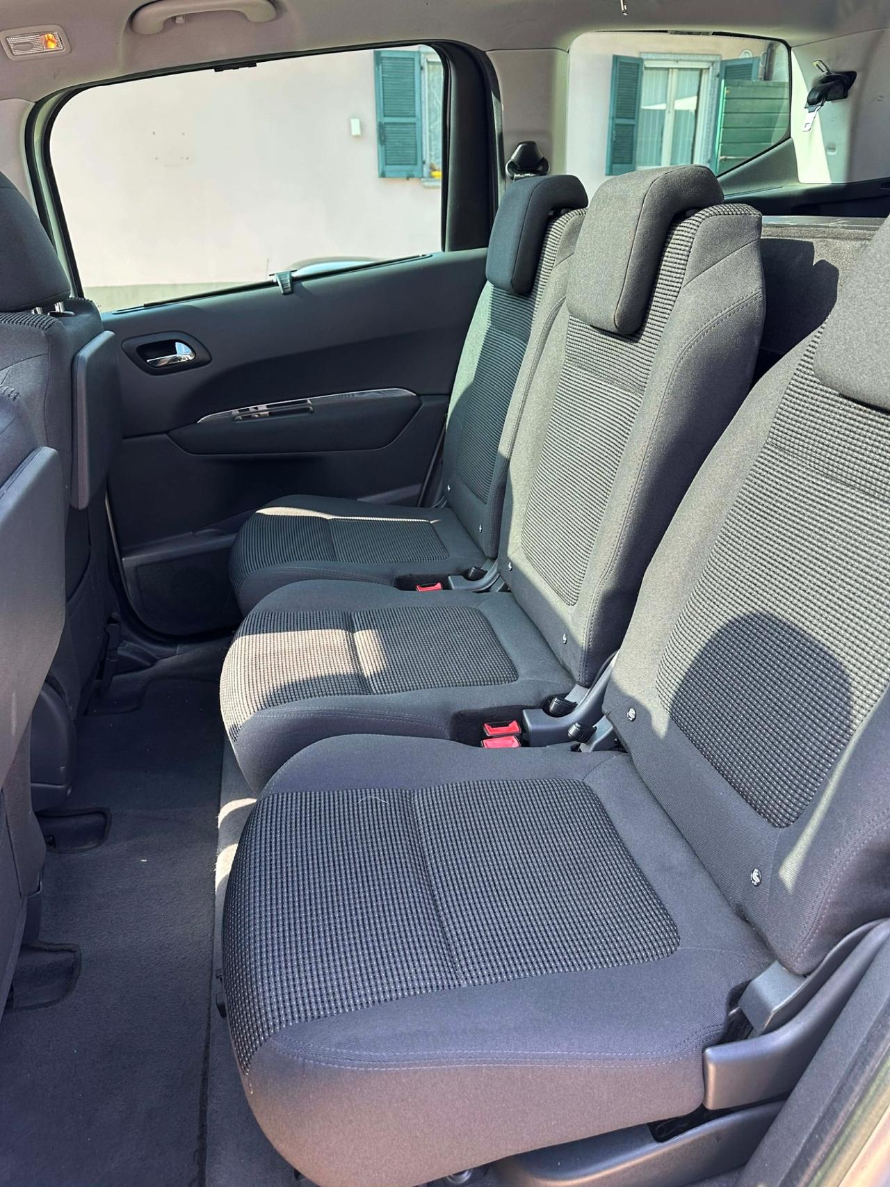 Peugeot 5008 1.6 HDi 115CV ALURE 7 POSTI TETTO KMCERT GARANZ