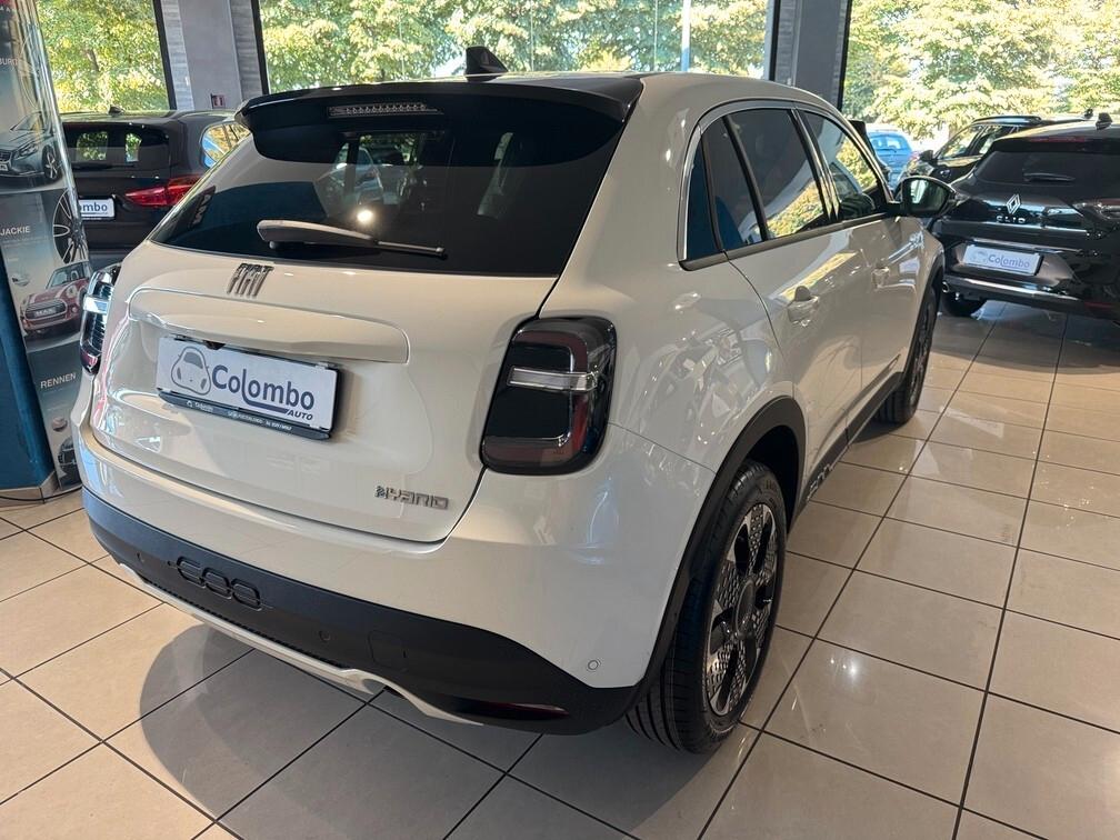 Fiat 600 1.2 hybrid La Prima 110cv auto Navi Led App conn Cam 18" Neopat