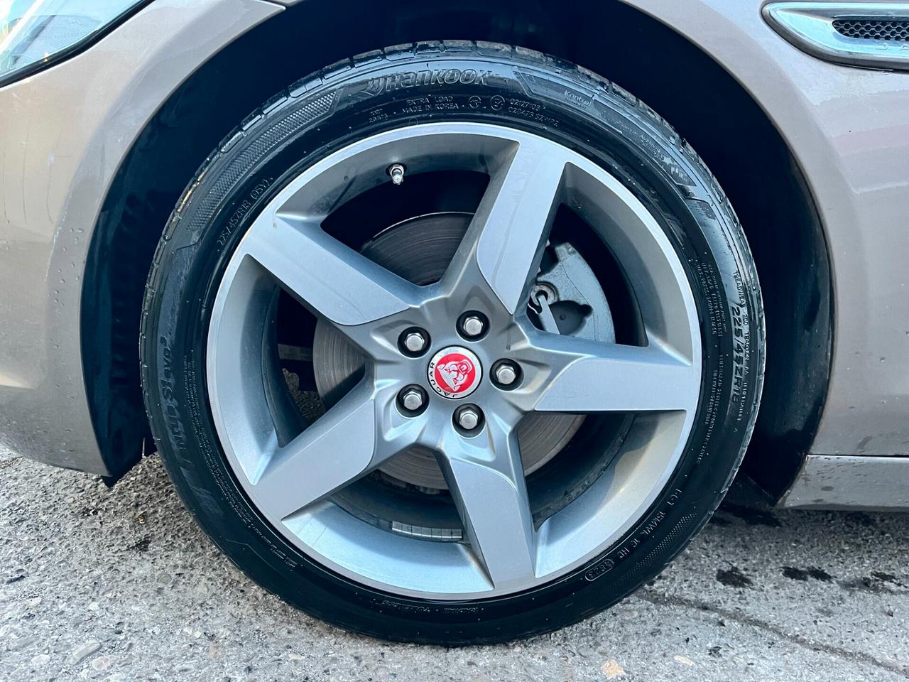 Jaguar XE 2.0 D Turbo Portfolio