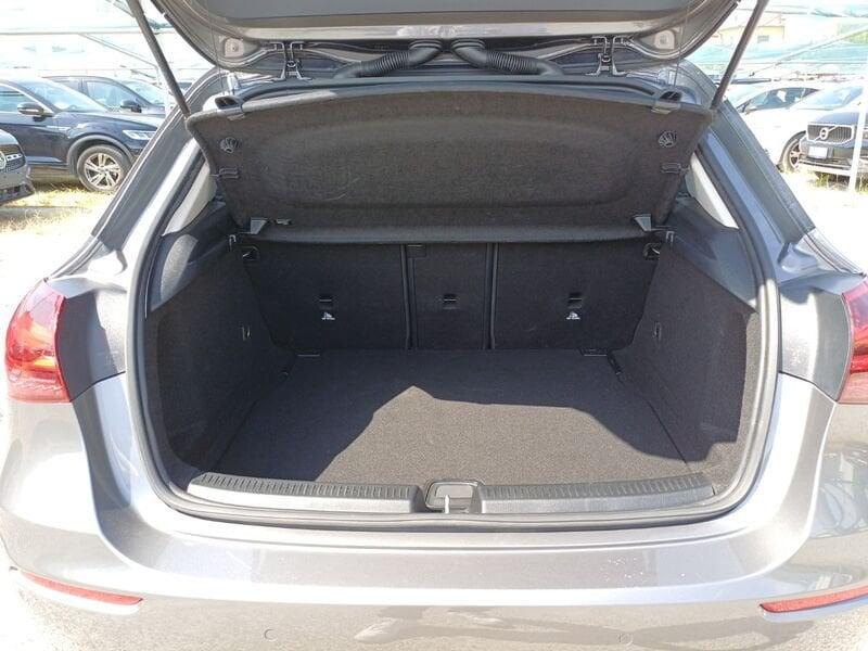 Mercedes-Benz Classe A A 180 d Progressive Advanced NIGHT-PACK