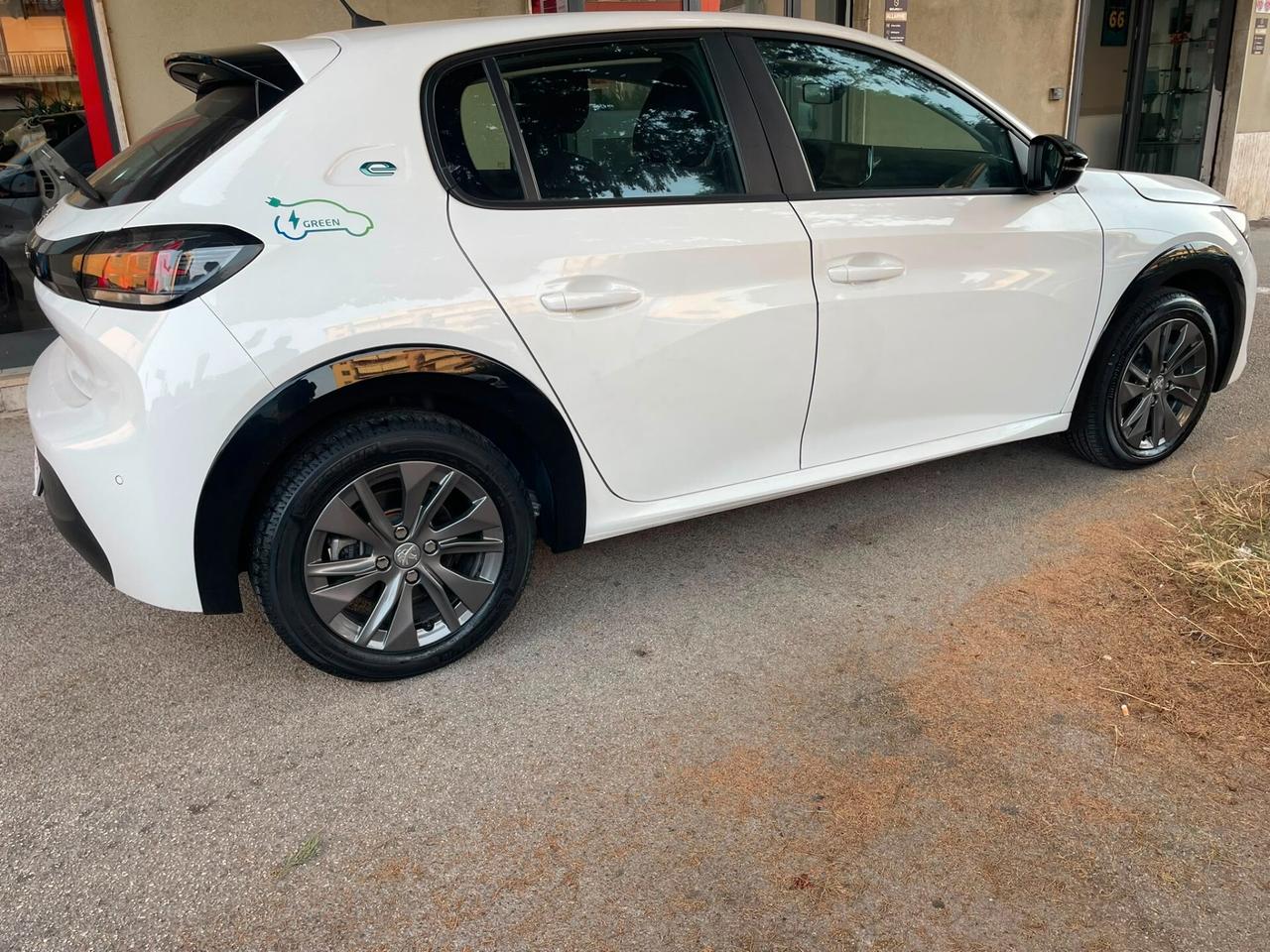 Peugeot 208 motore elettrico 136 CV 5 porte Active