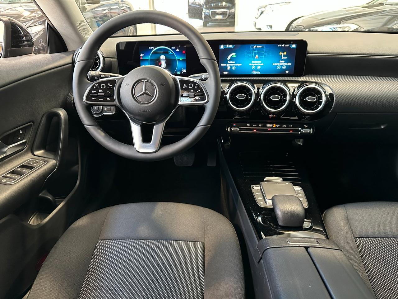 Mercedes CLA Shooting Brake 180 d Sport auto-LED-18"-Camera-Carplay-ACC