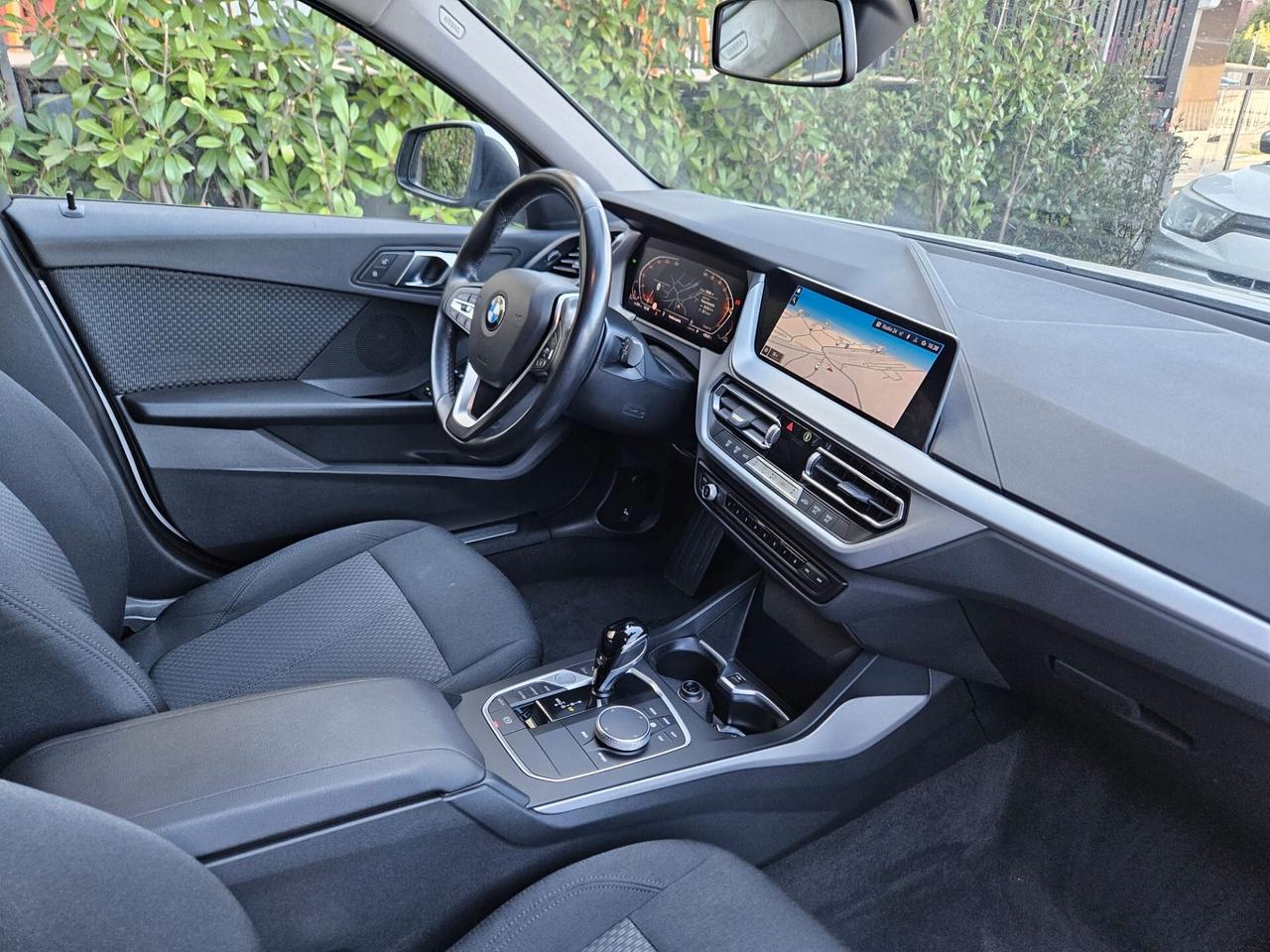 Bmw 118 118d 5p. Business Advantage