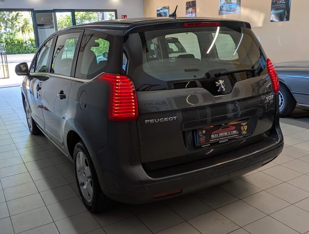 Peugeot 5008 1.6 HDi 115CV Business
