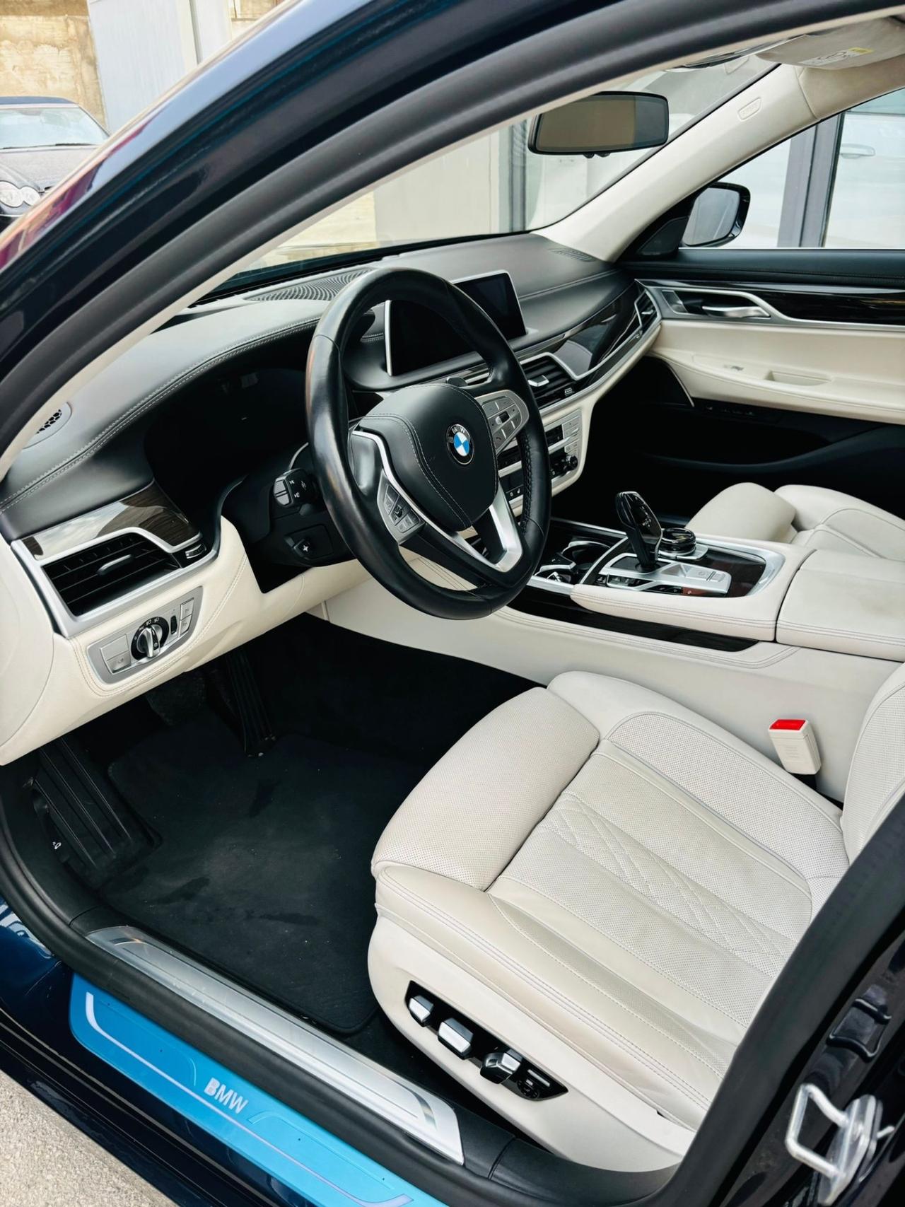 Bmw 750i xDrive - anno 2019 - iva esposta - prezzo €52.900