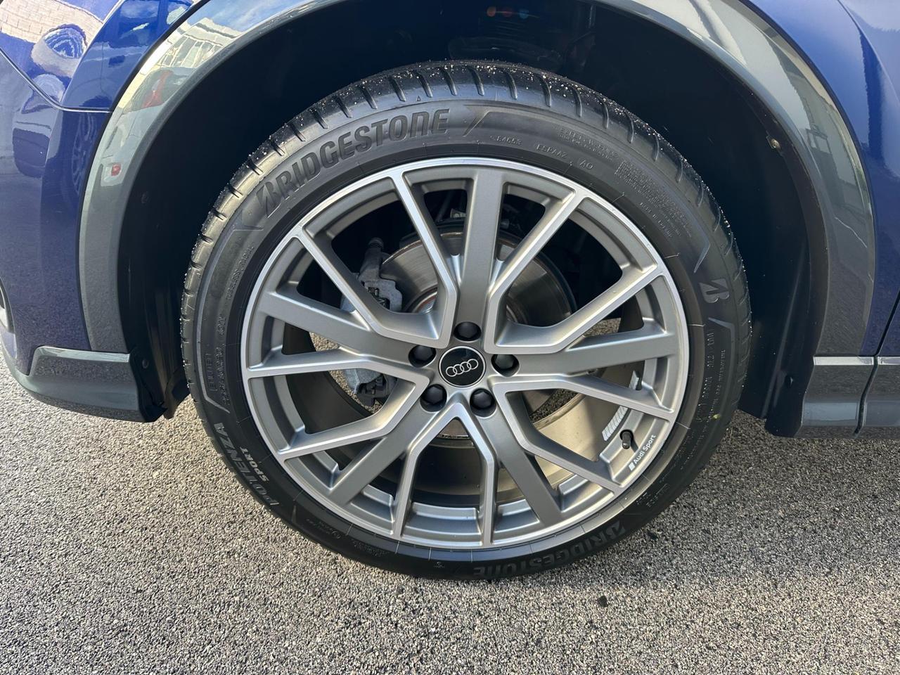 Audi Q3 Sportback 35 2.0 tdi Identity Black s-tronic