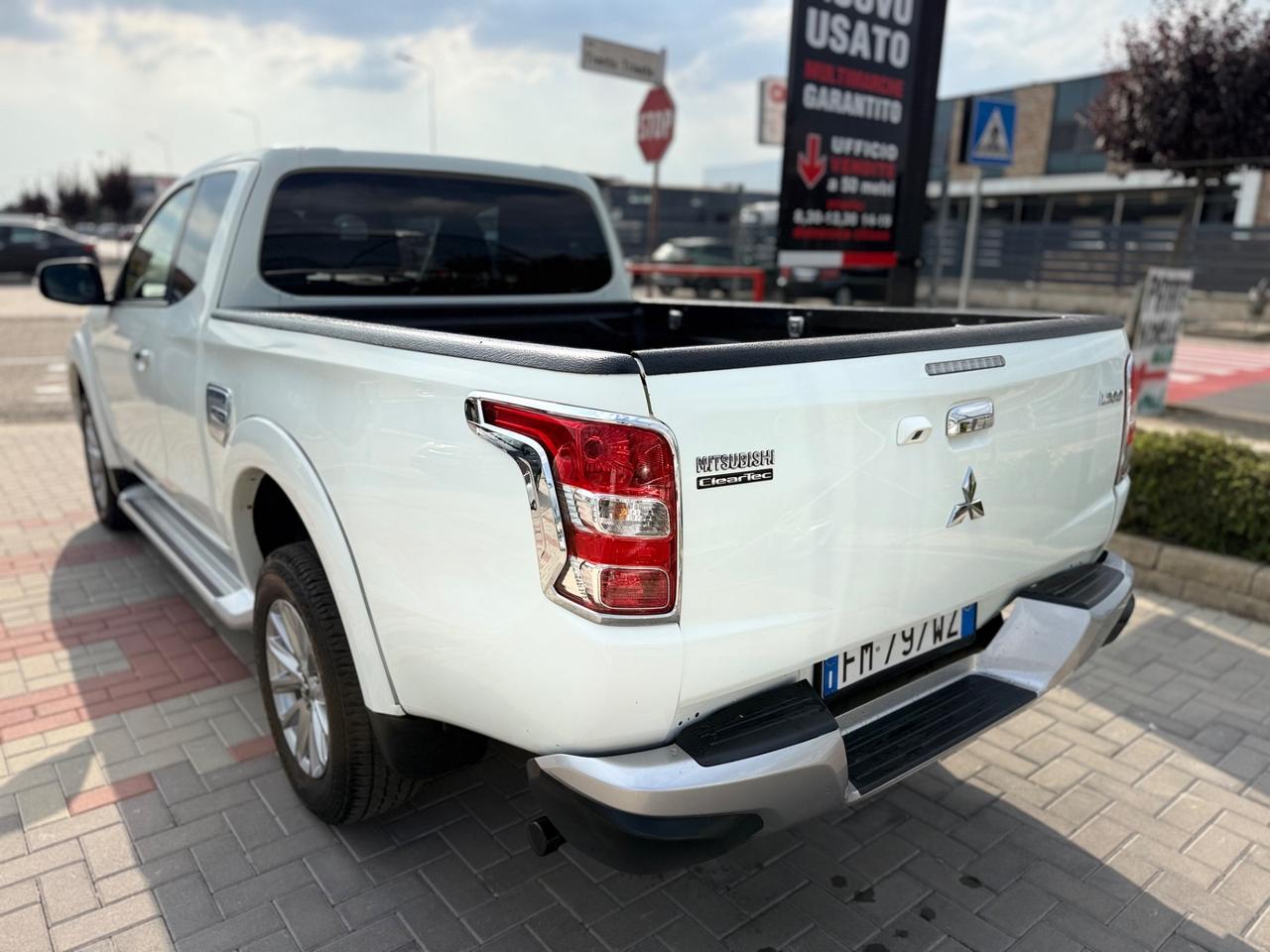 Mitsubishi L200 2.4 DI-D/181CV Club Cab Intense Hp Mivec SDA