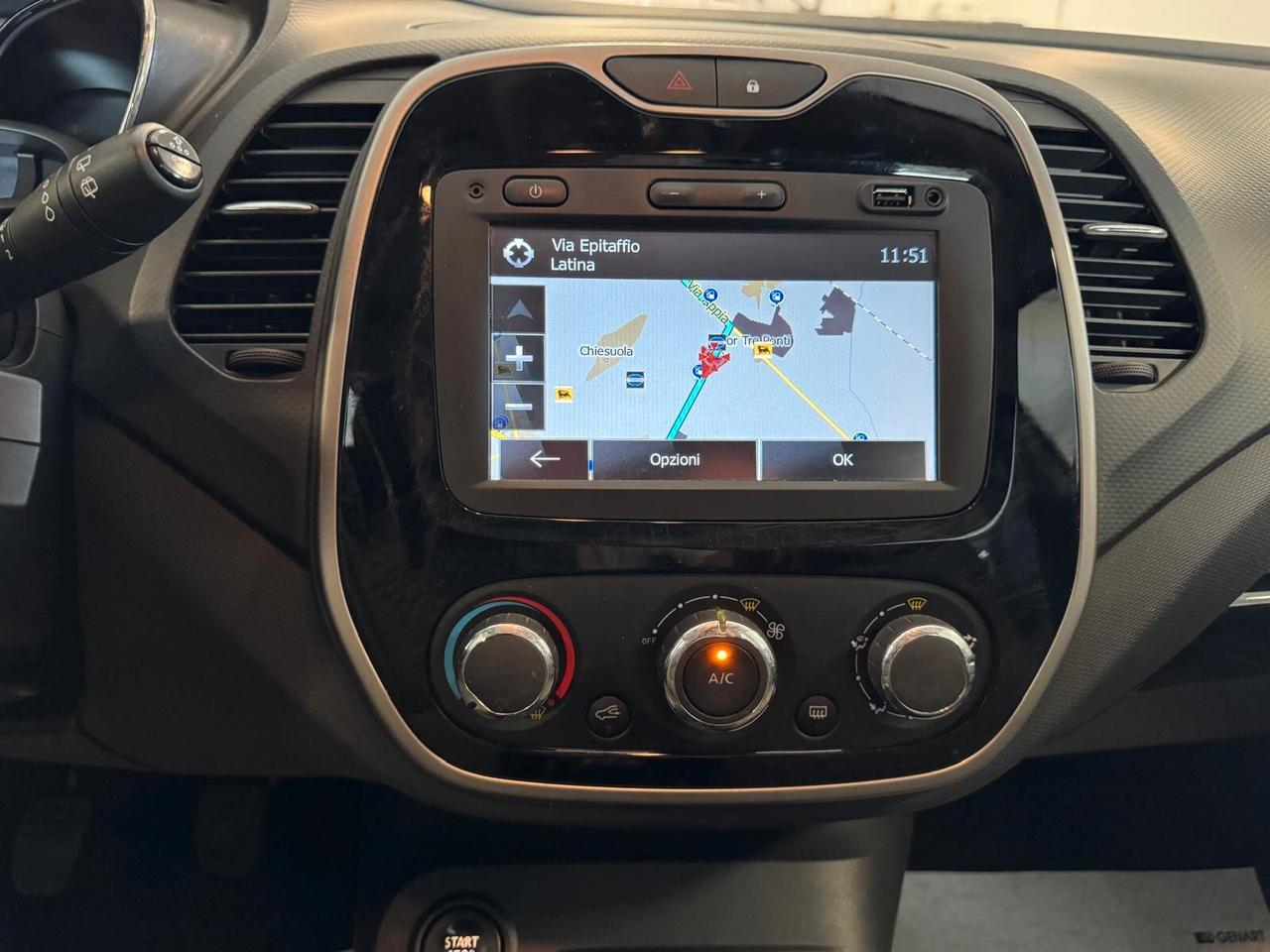 Renault Captur 0.9 TCE BENZ 90CV S&S ZEN UNIPRO 2015