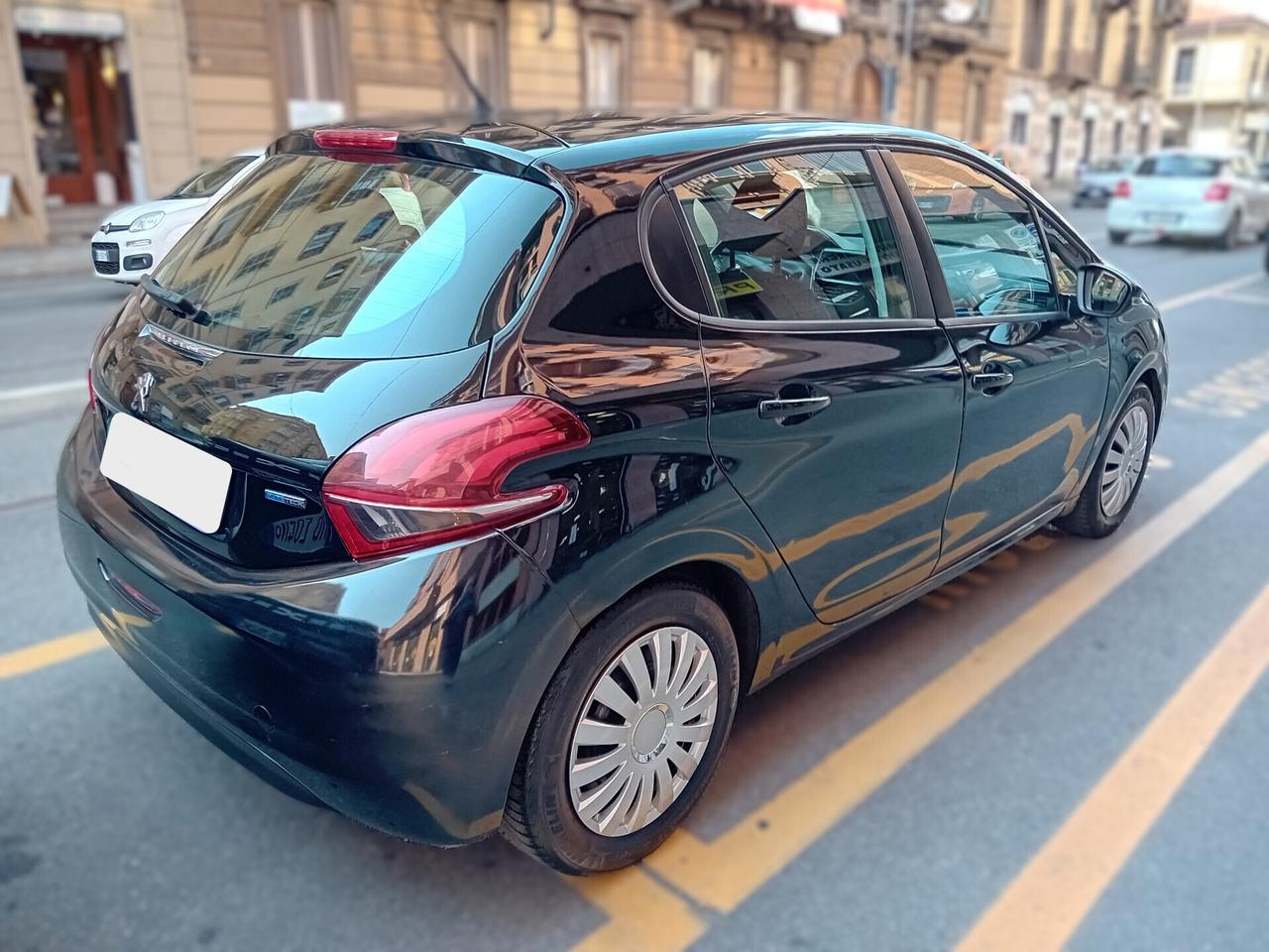 Peugeot 208 - APERTI AD AGOSTO
