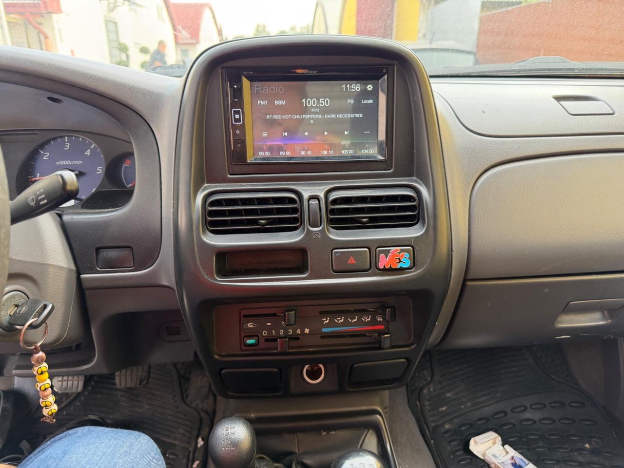 Nissan Navara King Kab con clima - 2004