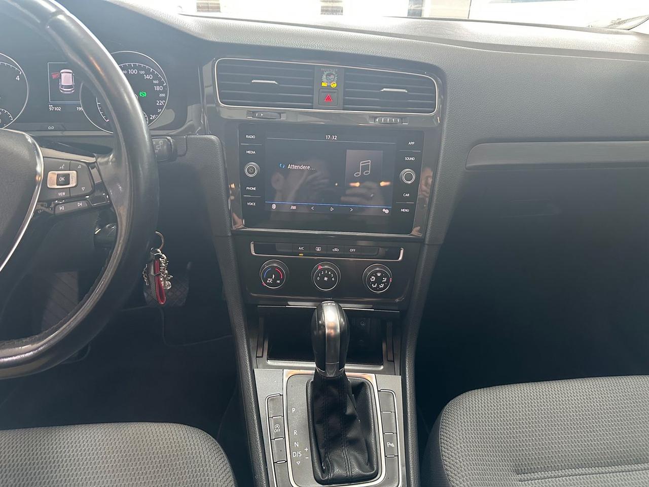 Volkswagen Golf 1.6 TDI BlueMotion Business #5876