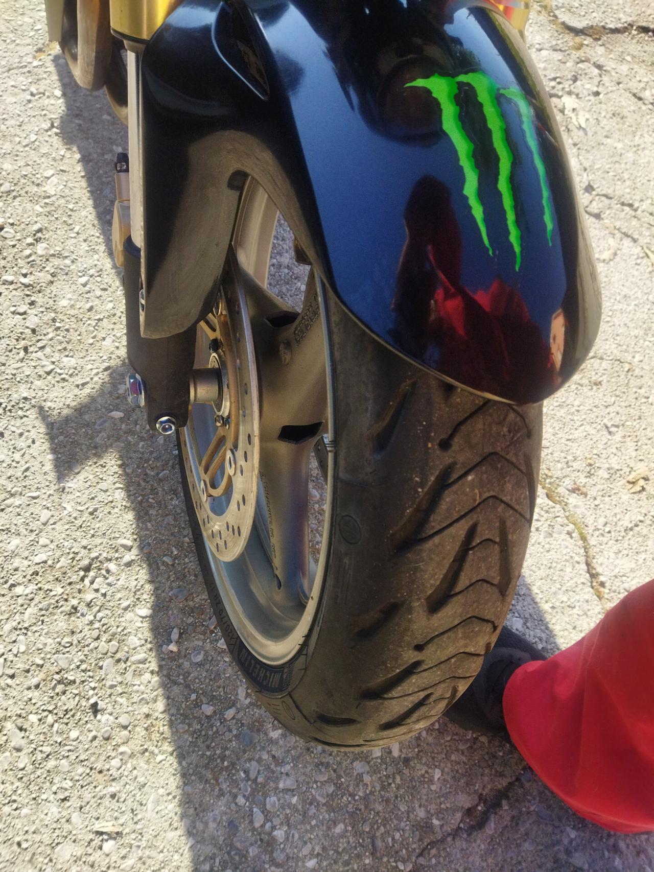 Honda Hornet pronta a viaggiare