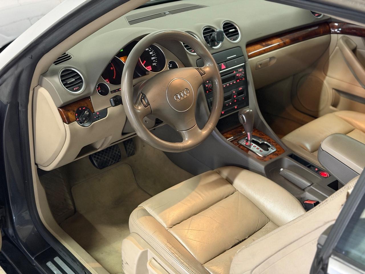 Audi A4 Cabriolet 2.5 V6 TDI cat