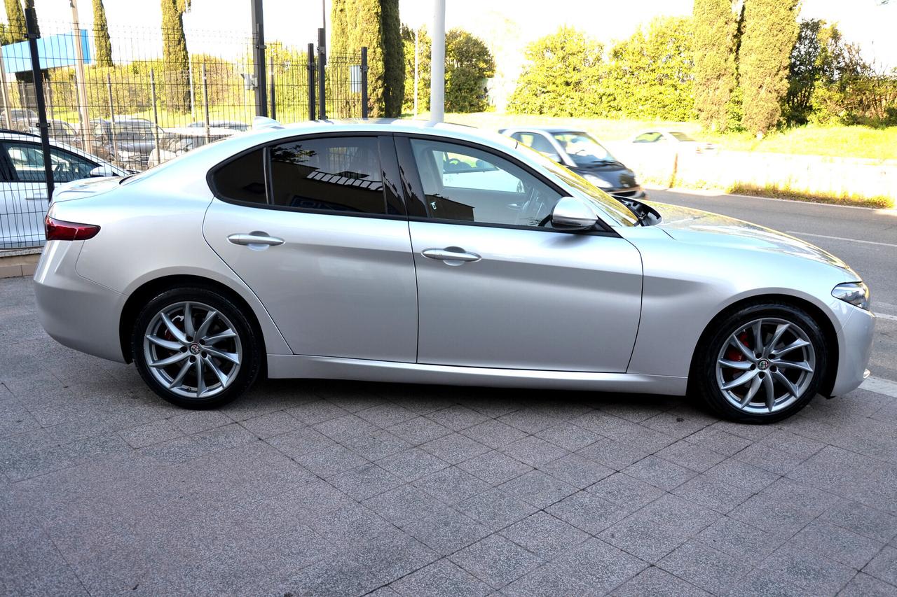 Alfa Romeo Giulia 2.2 160CV AT8 ROSSO EDIZIONE *PAD.F1-NAV-LED-TELEC