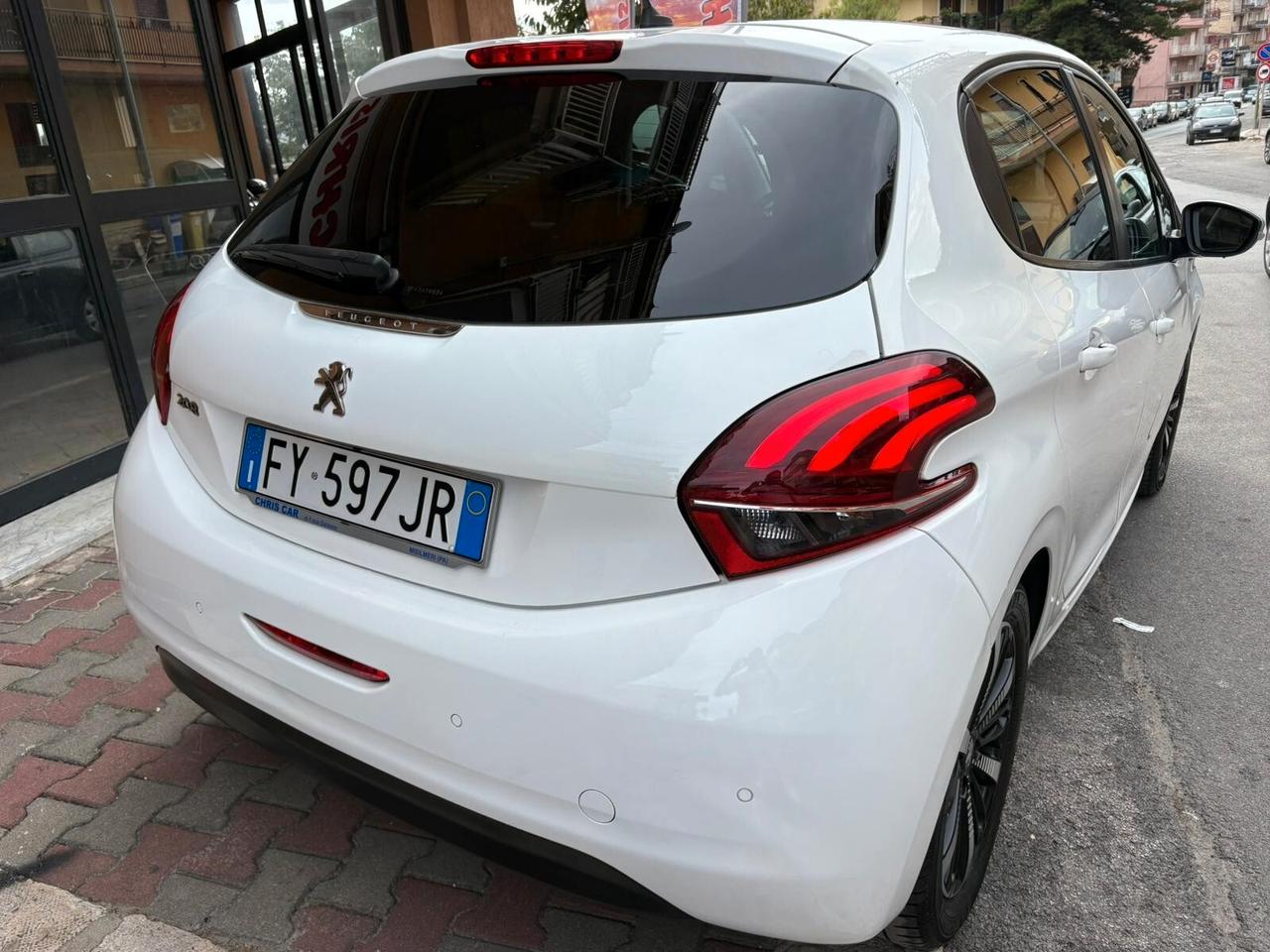 Peugeot 208 PureTech 82 Stop&Start 5 porte Signature