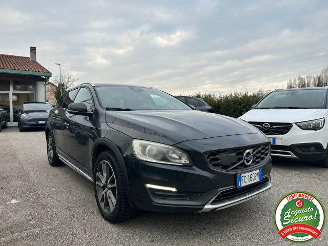 VOLVO V60 Cross Country D3 Geartronic Momentum