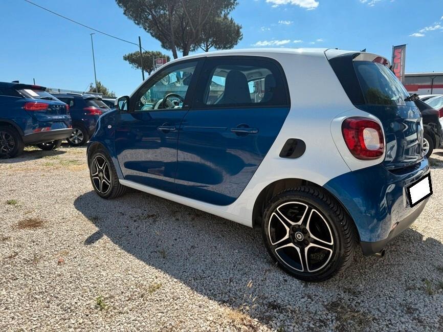 Smart ForFour 70 1.0 Proxy