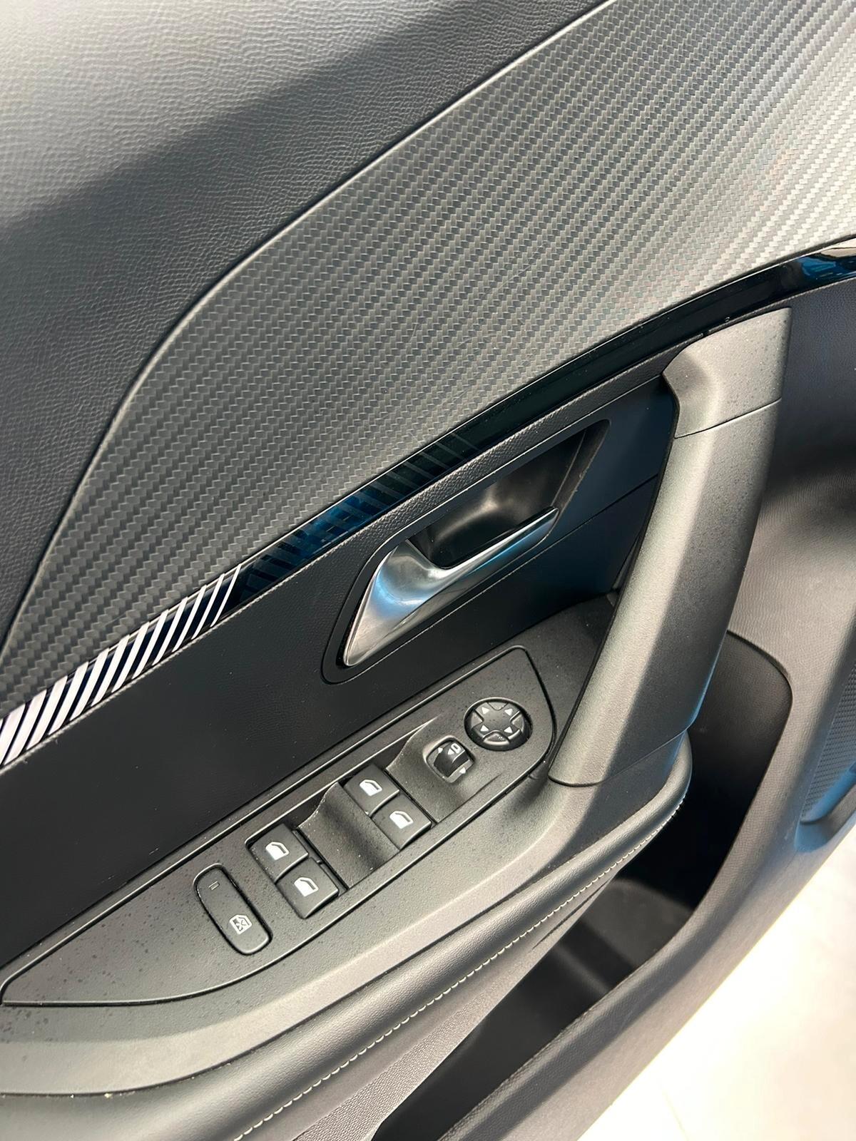 Peugeot 2008 PureTech 100 S&S Allure