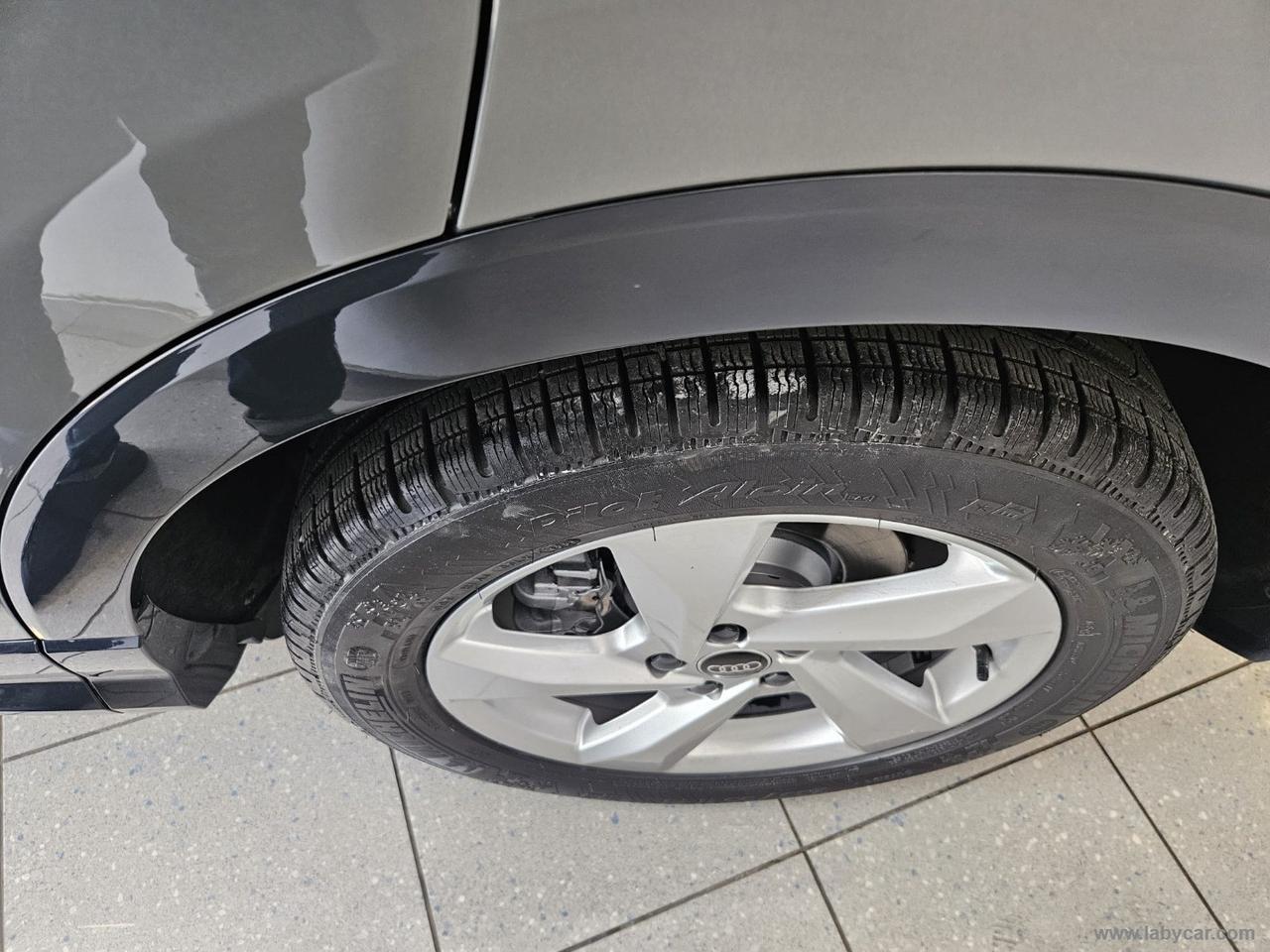 AUDI Q3 40 TDI quattro S tr. Business Adv.