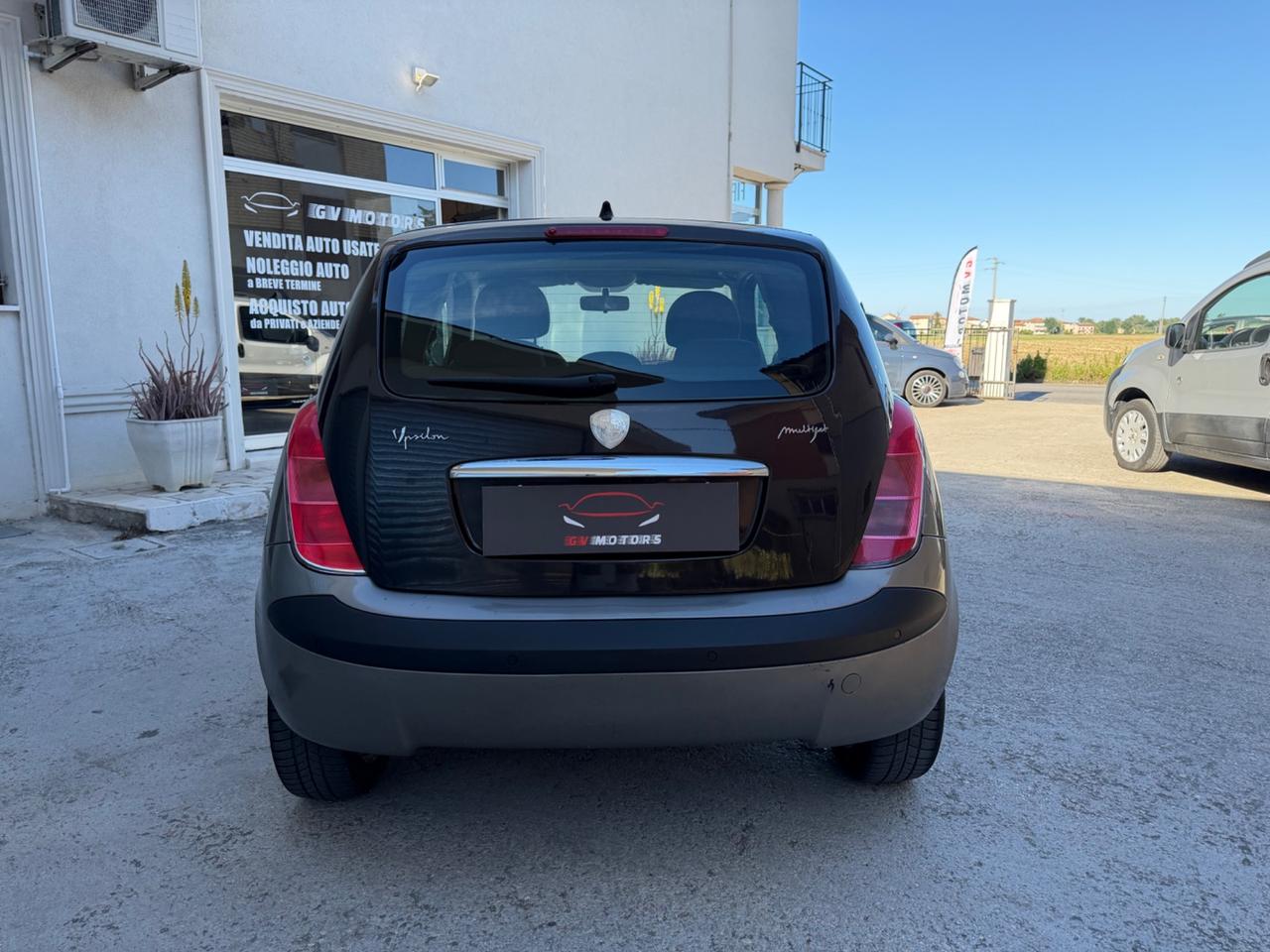 Lancia Ypsilon 1.3 Multijet - CAMBIO AUTOMATICO