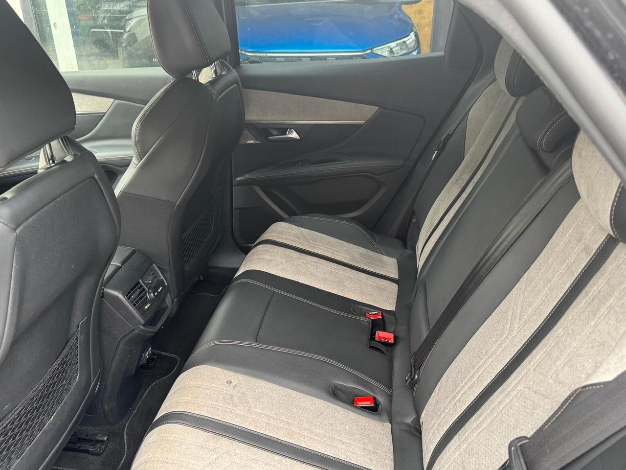 Peugeot 3008 Hybrid4 300 e-EAT8 GT Pack 4X4
