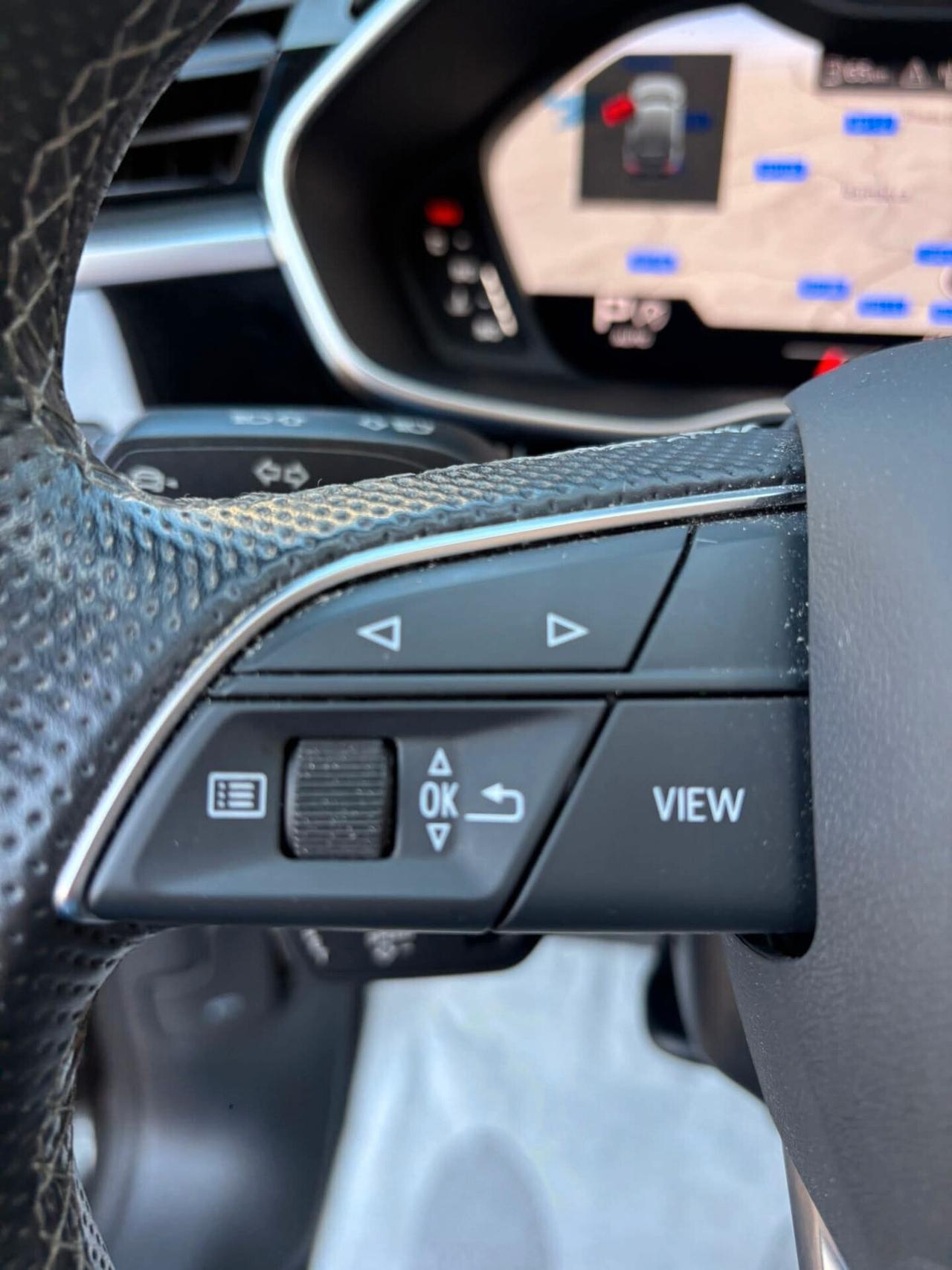 Audi Q3 35 TDI S tronic line edition//