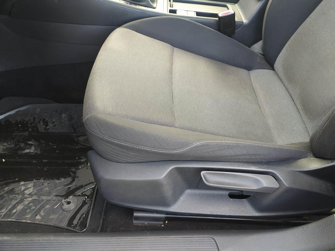 Volkswagen Golf Comfortline 1.6 TDI 110CV Bl #9567