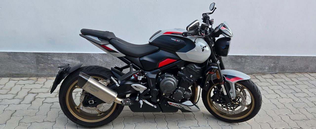 Triumph Trident 900 800