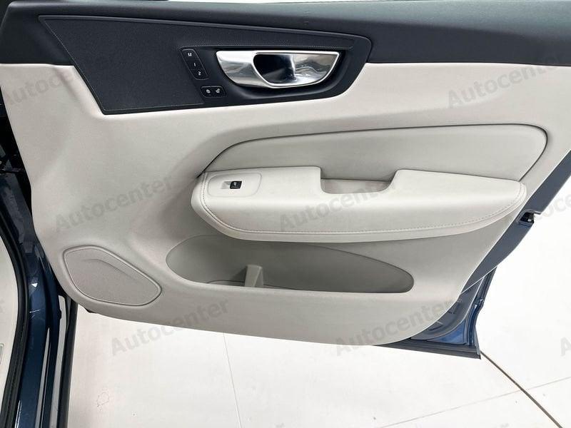 Volvo XC60 XC60 B4 (d) 197CV AUT AWD PLUS DARK